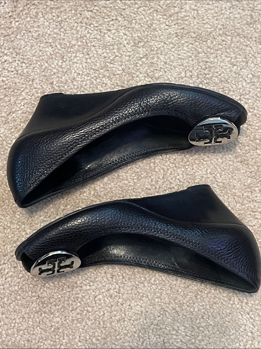 Tory Burch Black Leather 7 1/2 - Picture 2 of 10